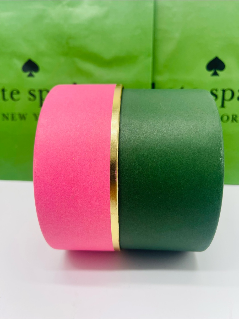 kate spade Hot Pink & Dark Green Round Gift Box with Gold Trim New - Picture 8 of 16